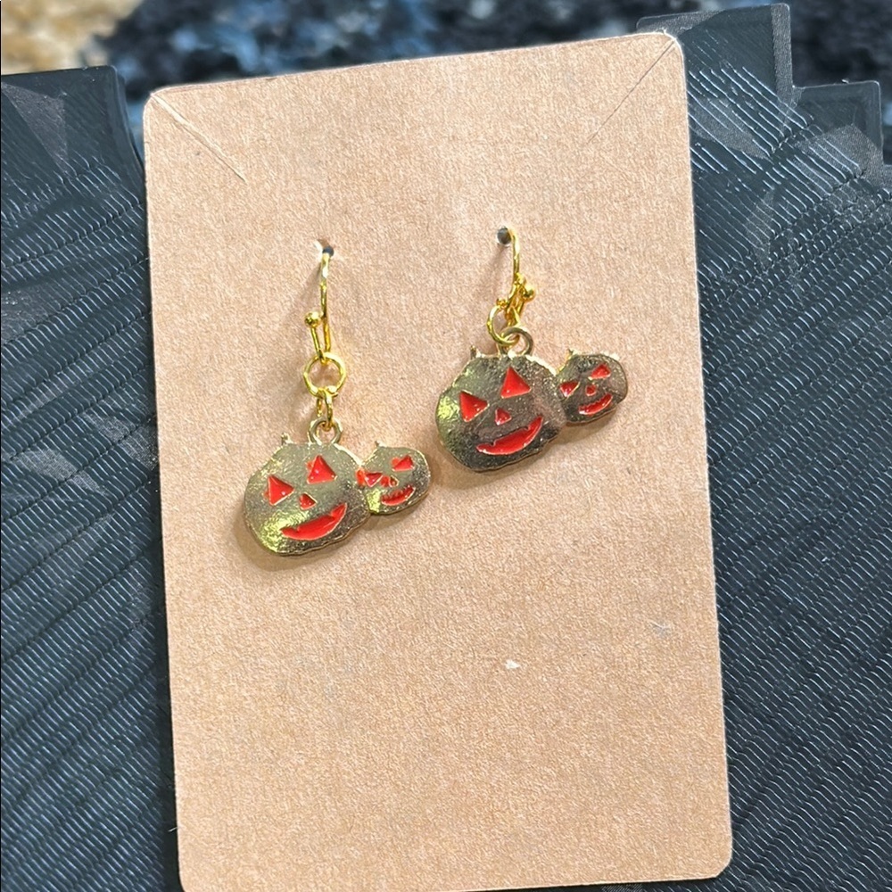 Jack-O-Lantern Pumpkin Gold Tone & Orange Dangle Earrings NWT HANDCRAFTED - Picture 3 of 6